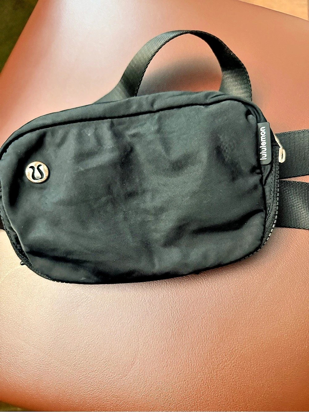 lululemon Everywhere Belt Bag 1L Black Bag with trolley sleeve
